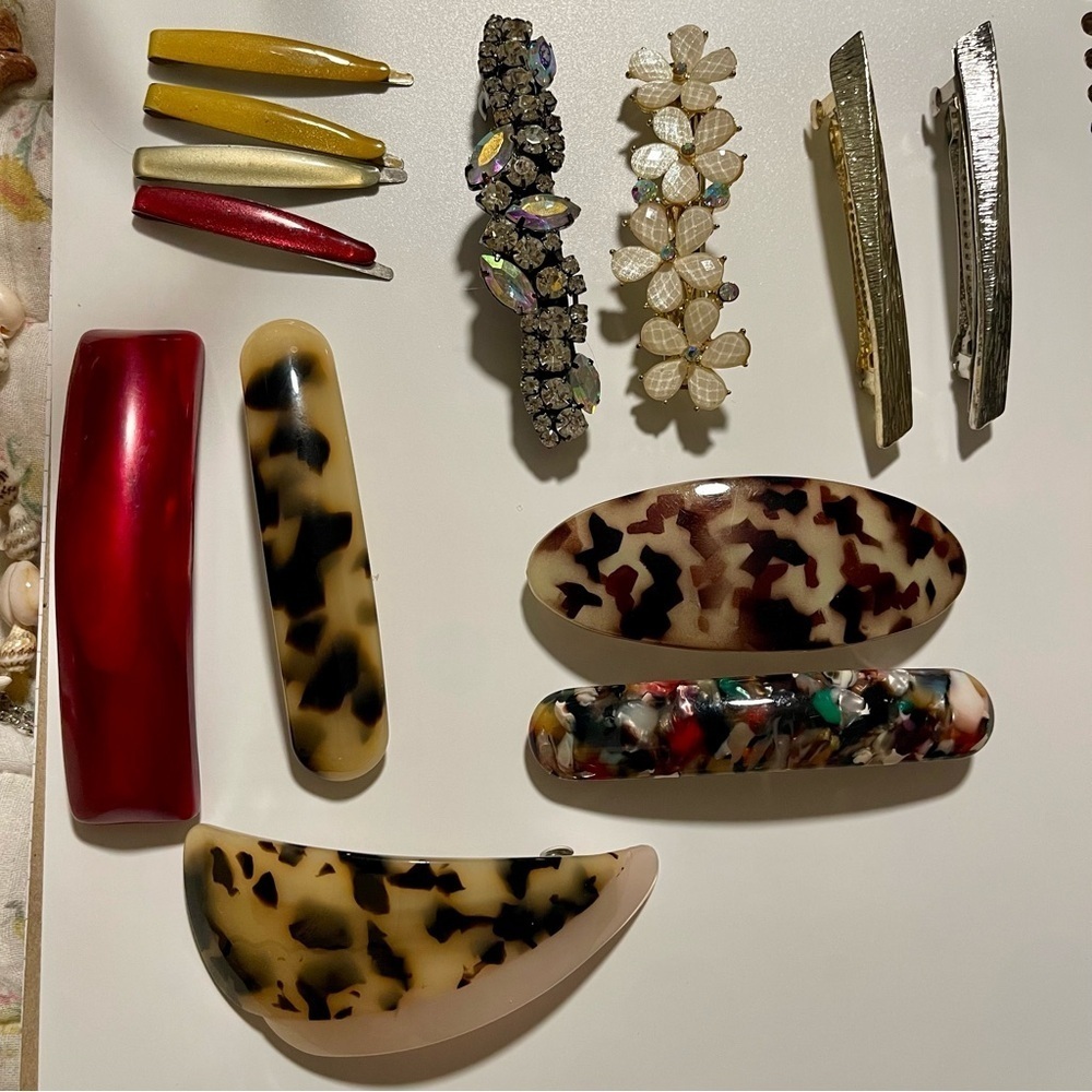 Lot of 13 vintage hair clips!